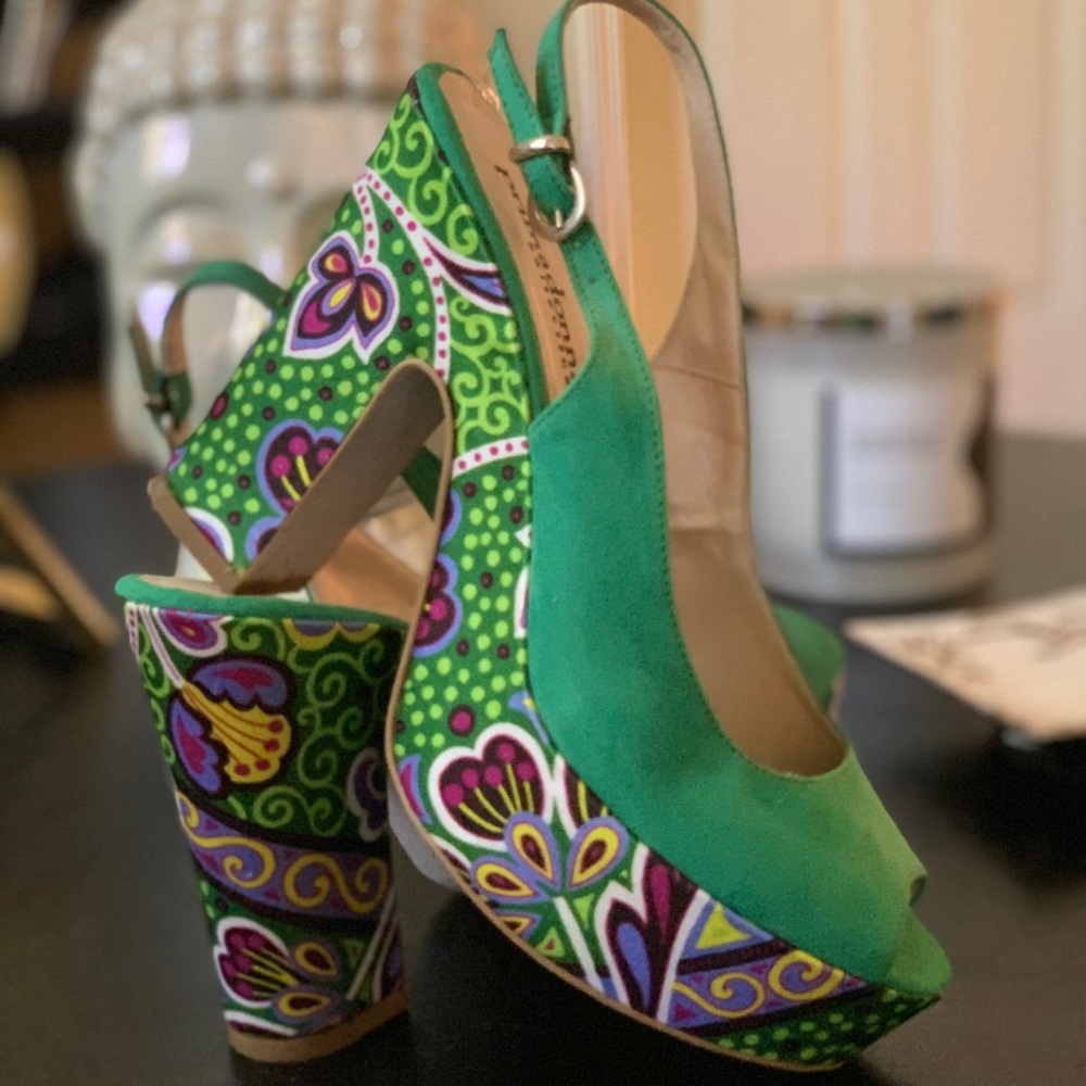 Prima Donna green platforms 🇮🇹